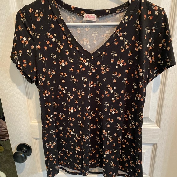 V neck top - Picture 1 of 1